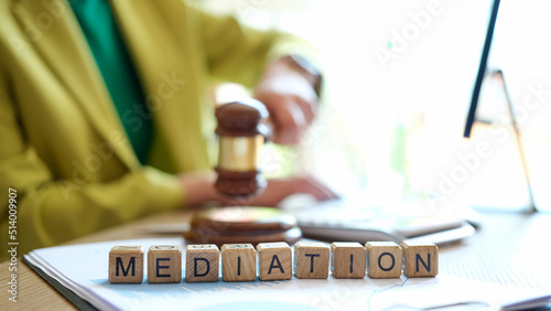 Konstfotografi Text mediation on cubes in dispute resolution litigation