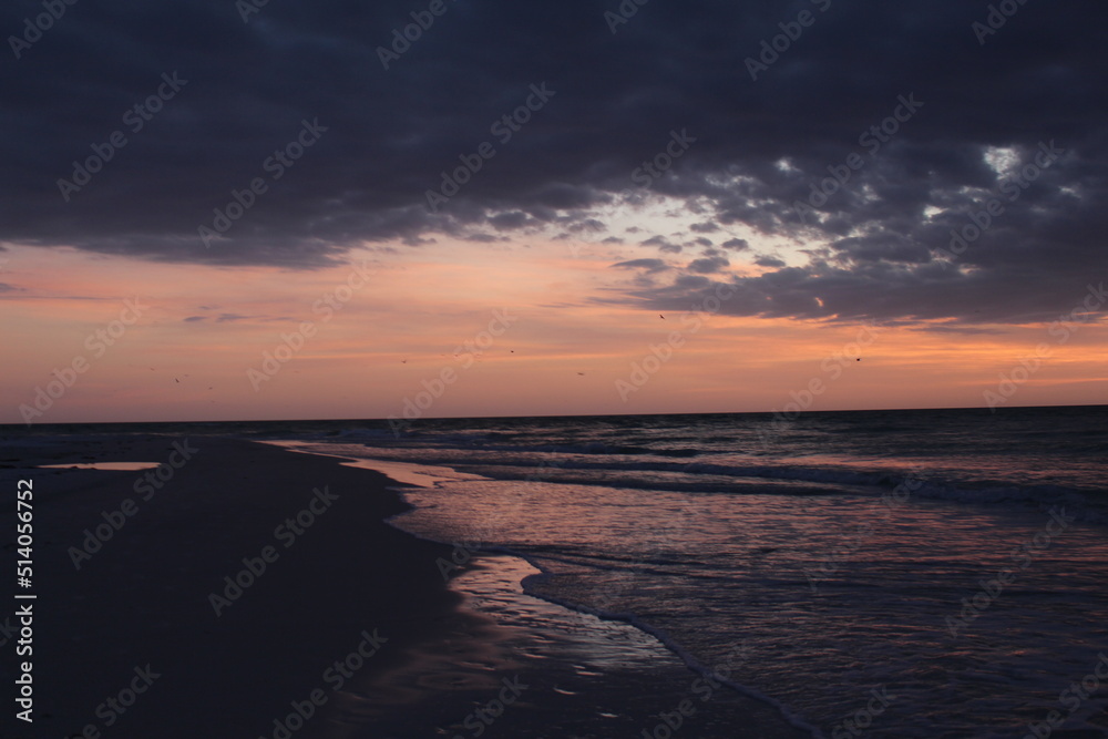Obraz premium sunset over the sea