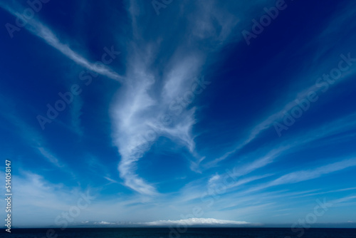 Fototapeta Naklejka Na Ścianę i Meble -  夏の青空と雲と海