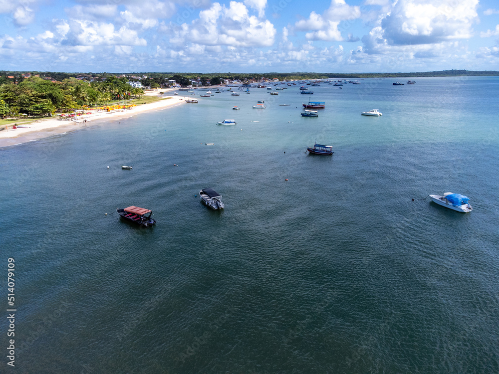 Fototapeta premium Beautiful village with quiet beach, Gamboa, Bahia, Brazil