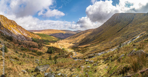 Quadro su tela Panoramic view of Glenmalure valley during sunny day