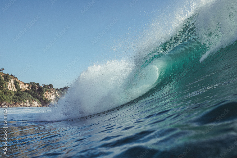Naklejka premium Empty Waves at Uluwatu 
