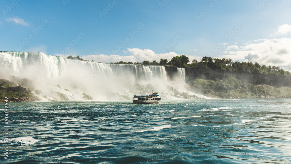Niagara Falls - Tour Boat