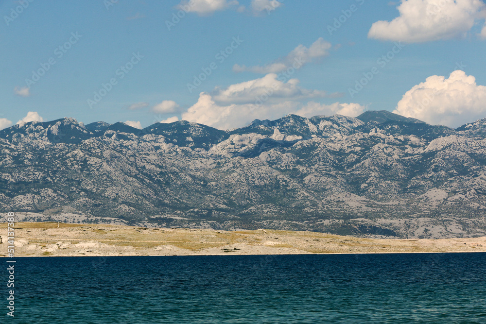 karge Karstlandschaft des Velebit-Gebirges - die Adria der kroatischen Küste