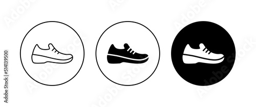 sneakers icon, Casual Sporty Shoe, Running shoes glyph icon, fitness and sport, gym sign symbol, logo, illustration, editable stroke, flat design style isolated on white © Aygun