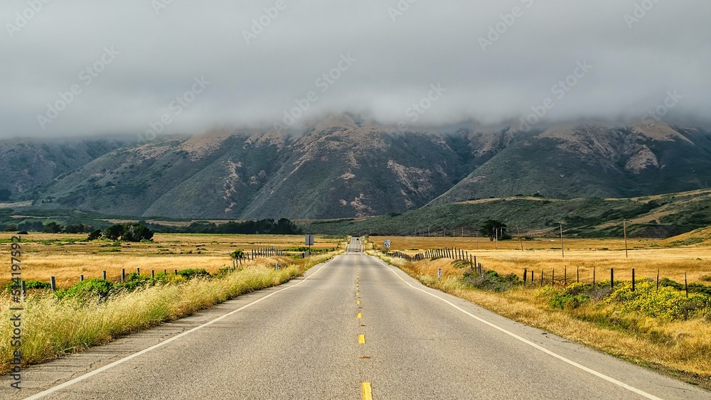 Naklejka premium road in the mountains
