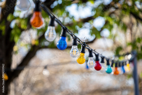 Bunte Lichterkette für die Sommer Party