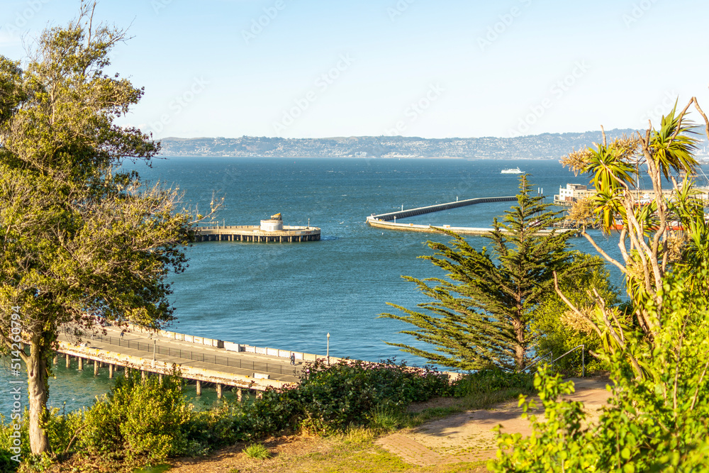 View of the bay, island and port of San Francisco.