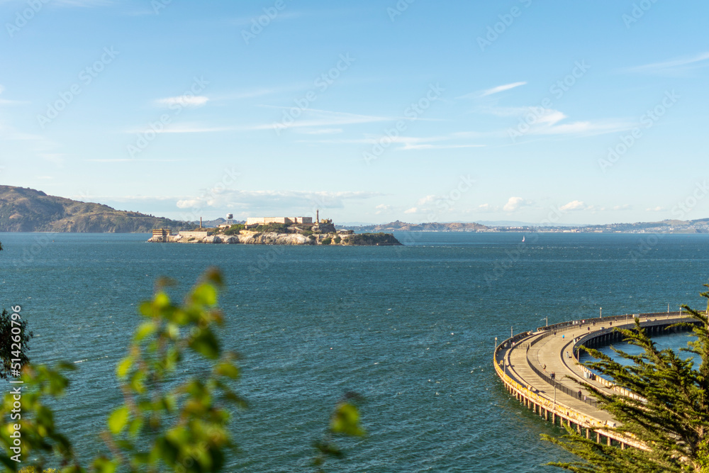 View of the bay, island and port of San Francisco.