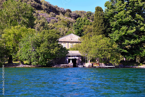 Foto martana island  lake bolsena viterbo italy