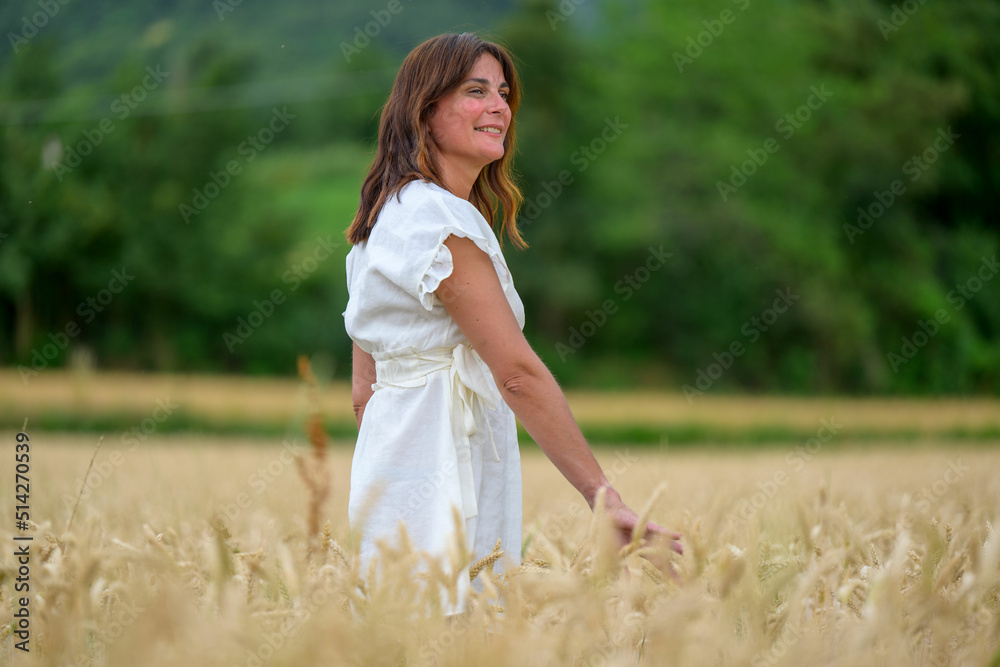 BELLA DONNA CAMPO DI GRANO