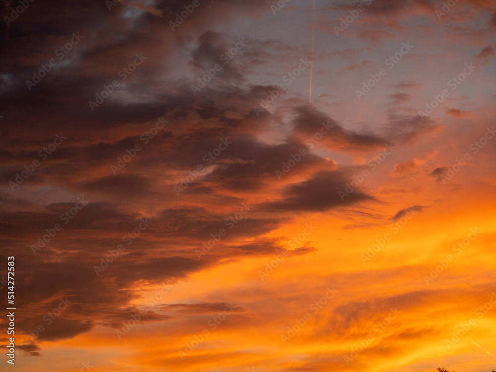 Wolkenhimmel nach Sonnenuntergang Wolkenhimmel nach Sonnenuntergang