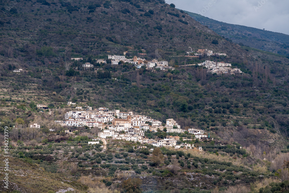 2 villages on the slopes of Sierra Nevada