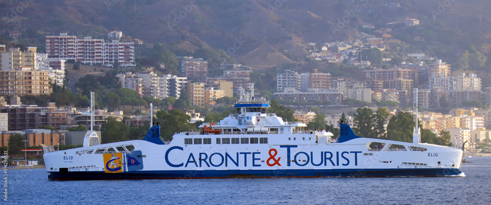 caronte & tourist ferry messina
