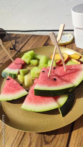 bowl with fruits