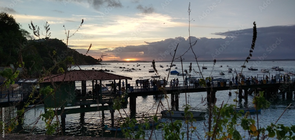 Fototapeta premium sunset over the lake