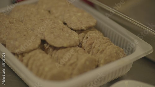 preparing, cooking and serving Turkish meatballs