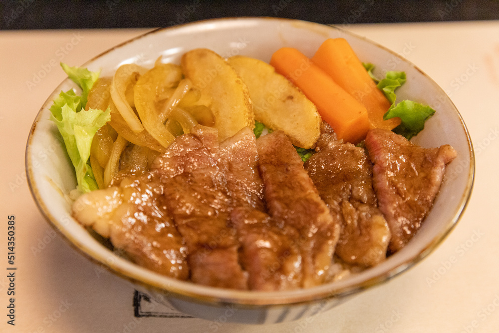 近江牛のステーキ丼