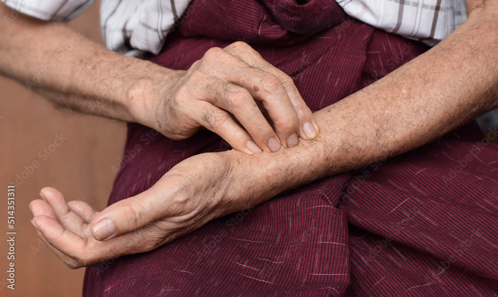 Fototapeta premium Self-examination of pulsation. Counting pulse rate.