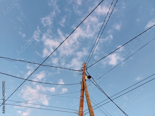 Photo pylon against blue sky
