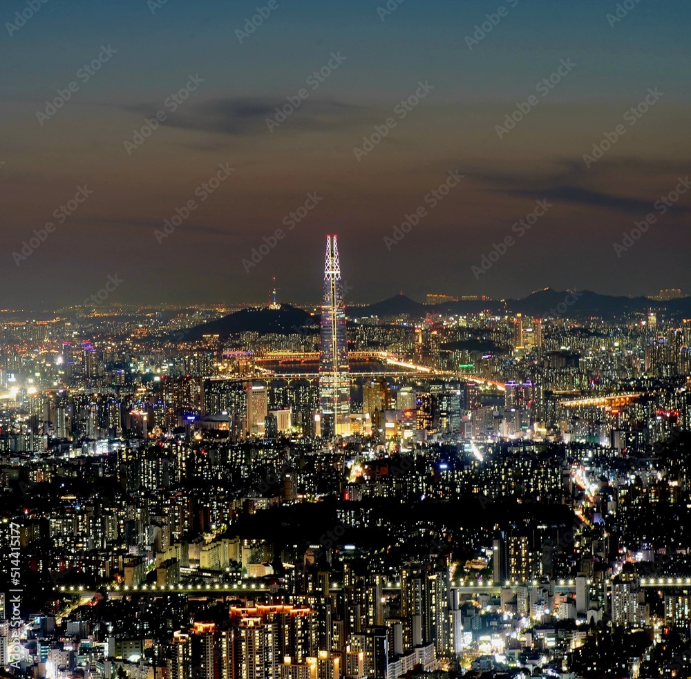 Fototapeta premium 남한산성 뷰, 롯데월드타워