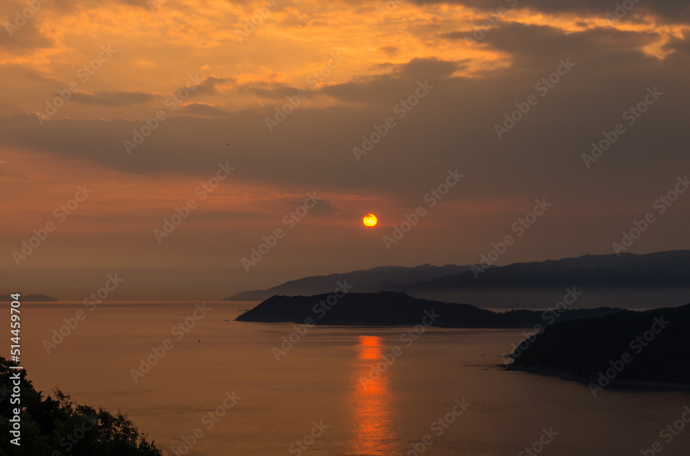 紀淡海峡（和歌山県加太市）の夕日