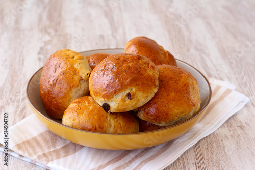 Whole wheat raisin teacakes