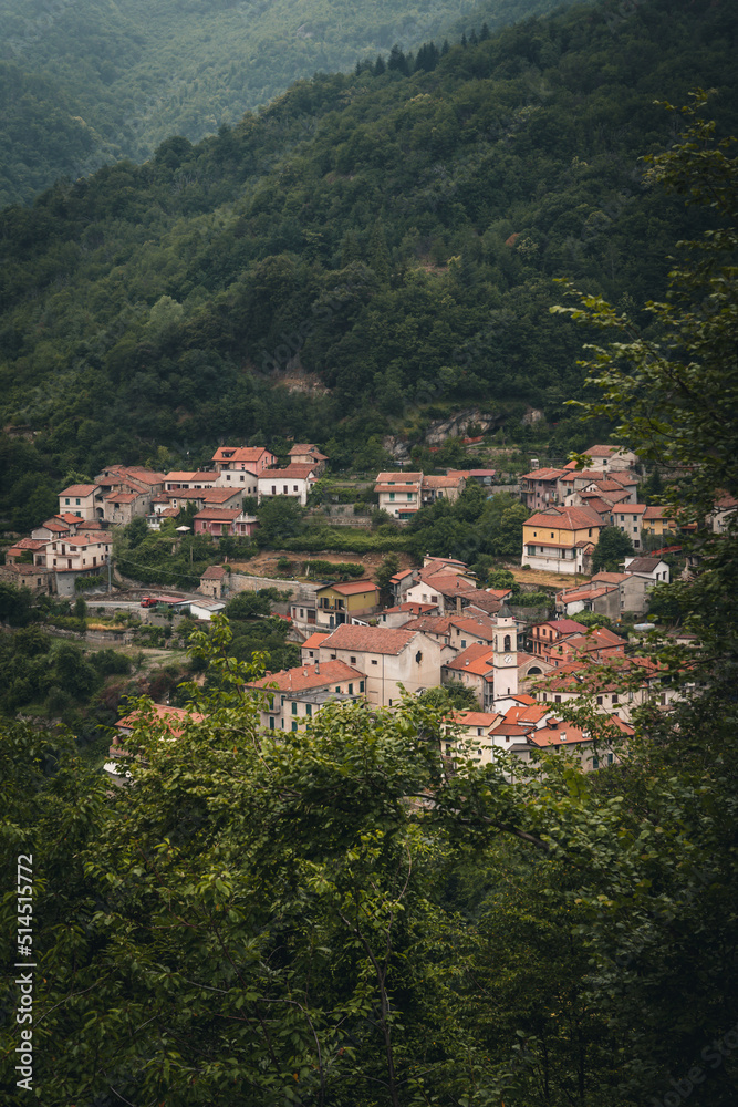 Provinz Cuneo in der Region Piemont Italien. Landschaft und Castiglione Falletto Dorfpanorama, Unesco Standort, Piemont, Norditalien Europa.