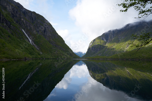 Fototapeta Naklejka Na Ścianę i Meble -  Beautiful scenic mountain lake
