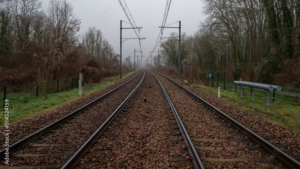 Obraz premium Voies férrées du RER C près de Ballancourt dans l' Essonne