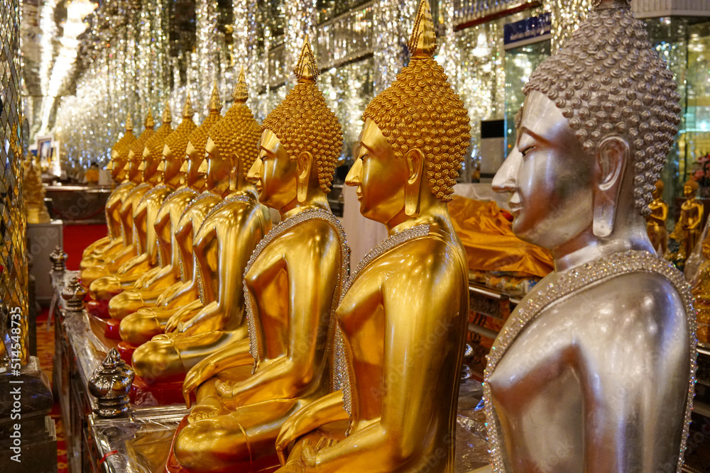Fototapeta premium golden buddha statue in Thailand