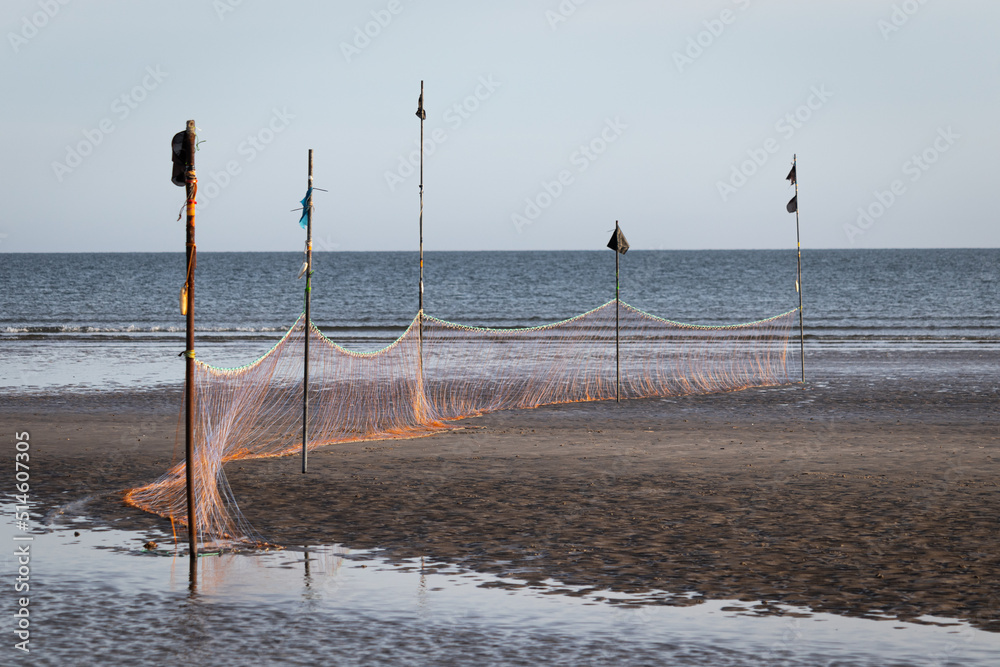 Stellnetze Treibnetze am Strand bei Ebbe Stellnetze Treibnetze am Strand bei Ebbe