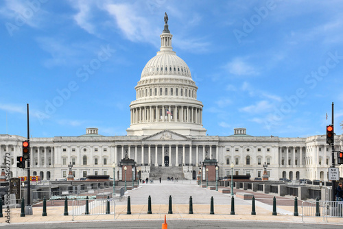 United States Capitol building under clear blue skies © Ryan Tishken