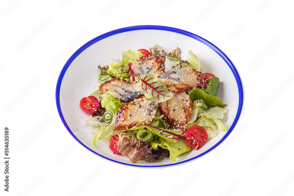 Salad with eel, sesame seeds, tomatoes