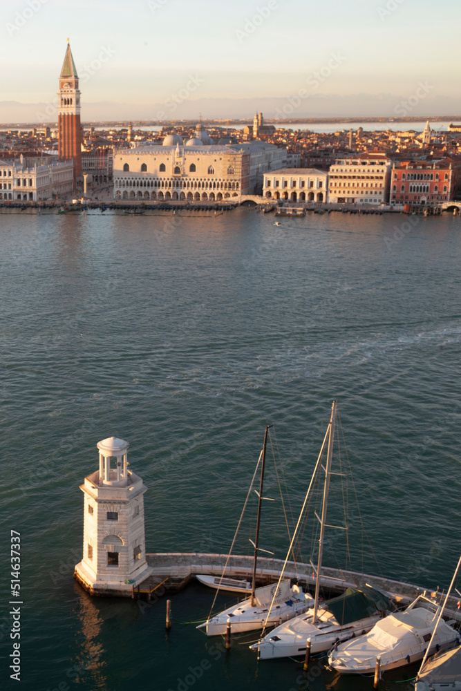 Venezia. Panorama dalla darsena di San Giorgio Maggiore verso San Marco