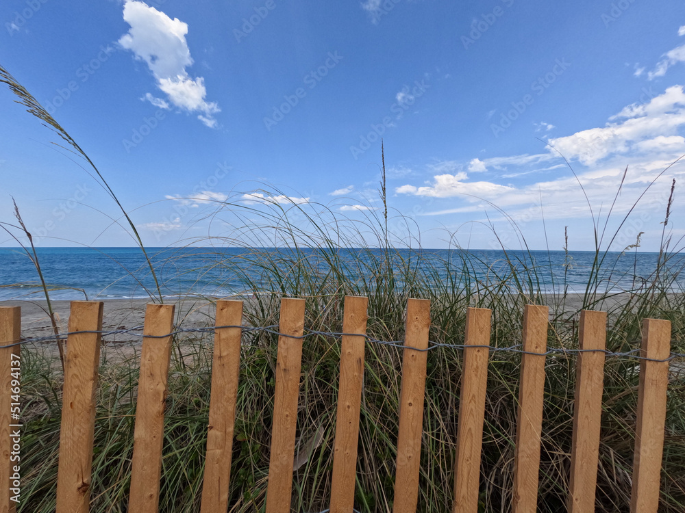 Obraz premium Beautiful turquoise Atlantic Ocean in Jupiter, Florida.