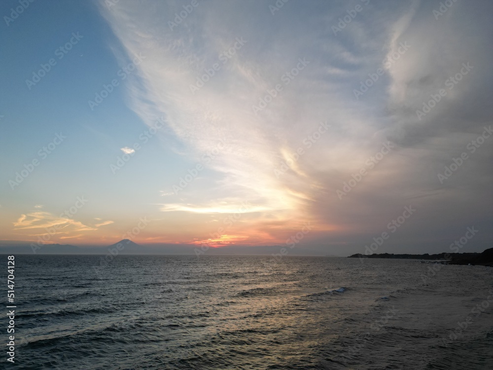 Fototapeta premium 夕暮れの海