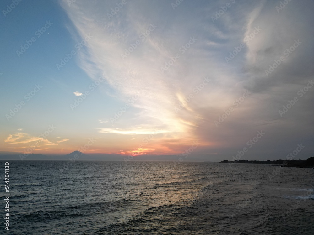 Fototapeta premium 夕暮れの海