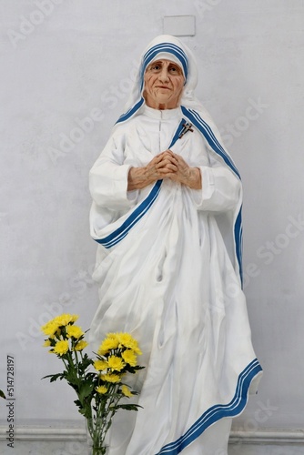 Ischia - Statua di Madre Teresa di Calcutta nella Chiesa di Santa Maria di Portosalvo photo