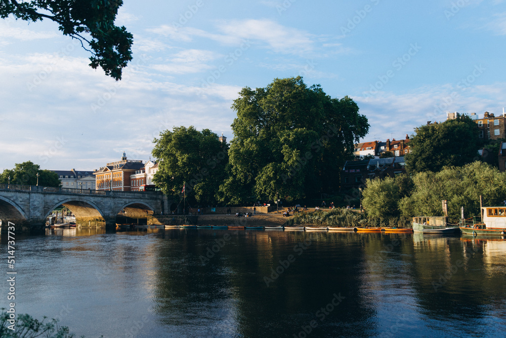 Naklejka premium bridge over the river seine city
