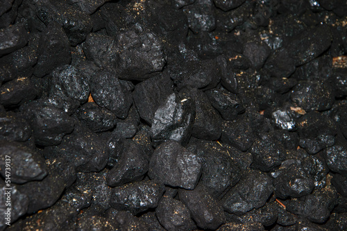 Węgiel  kamienny do palenia w piecu photo