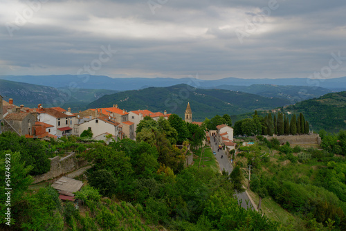 Village perché de Croatie : Motovun © bobdu11