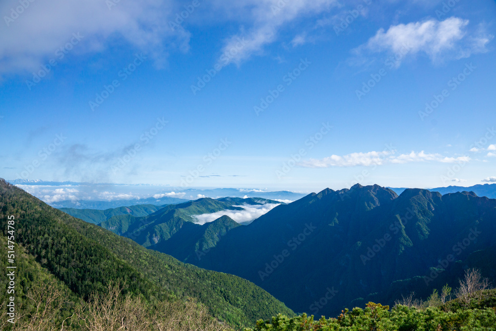 仙丈ヶ岳から北アルプス方面の眺め