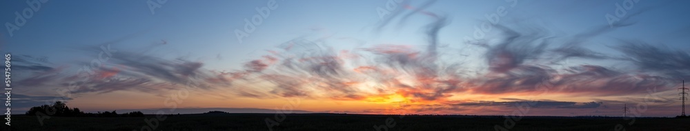 Obraz premium Pink Sunset In The Evening Sky