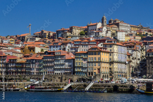 Cidade do Porto em Portugal num dia de verão