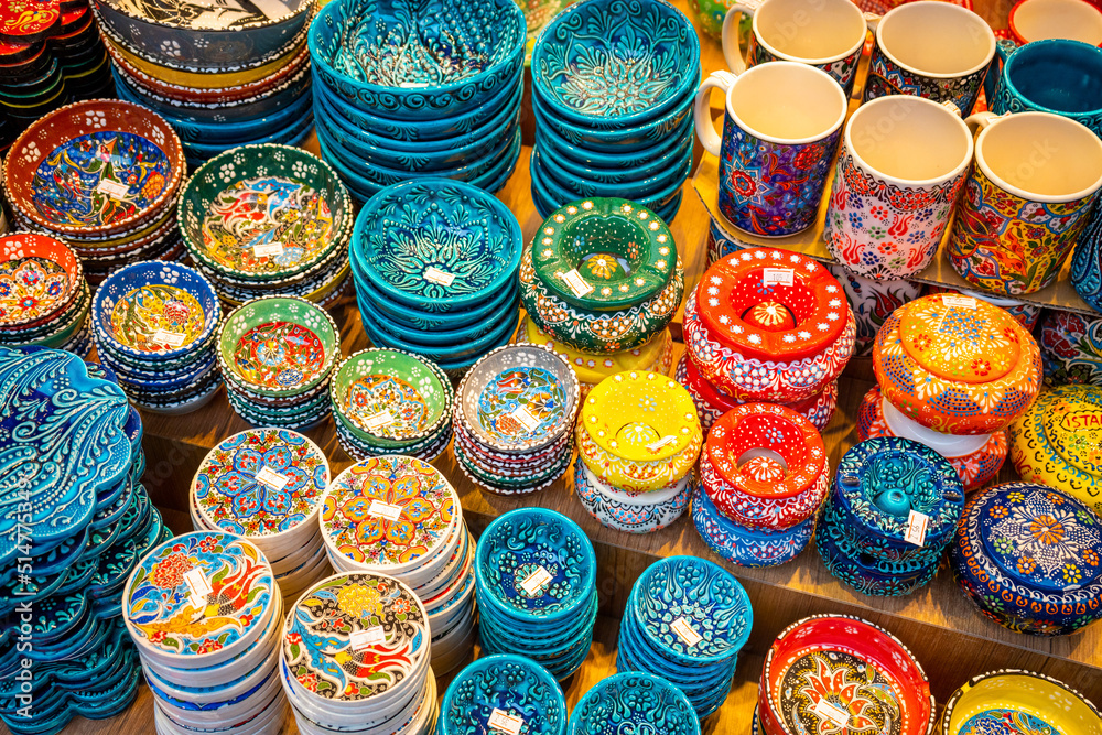 Classical Turkish ceramics on the market