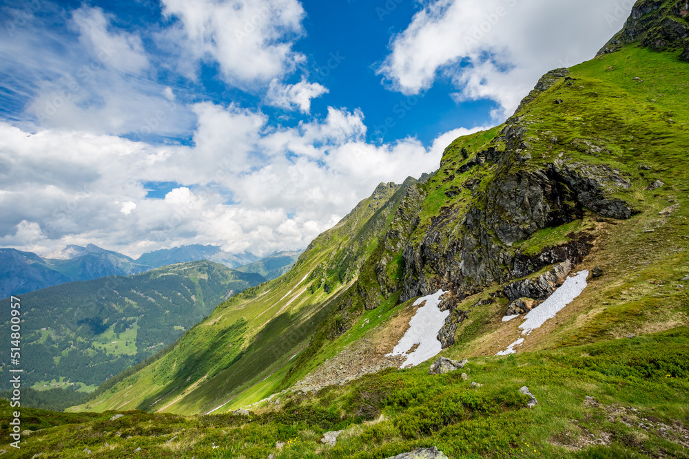 Naklejka premium Scenery view of the Austrian Alps in June
