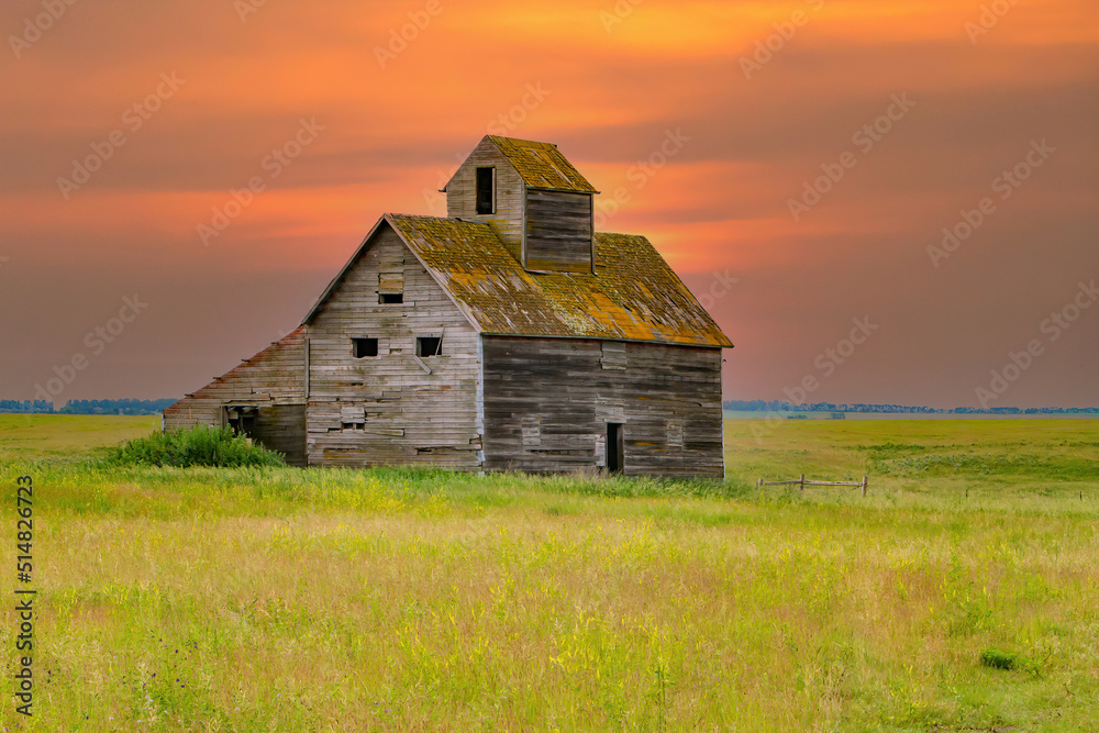Obraz premium Abandoned barn on the prarie in North Dakota