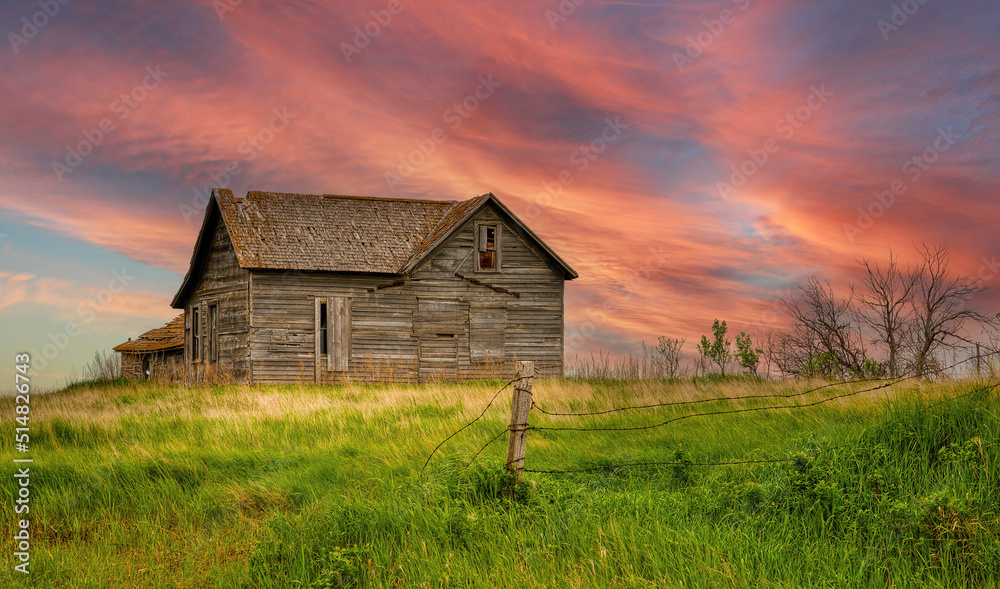 An abandoned home on the prarie in eastern North Dakota. An abandoned home on the prarie in eastern North Dakota.