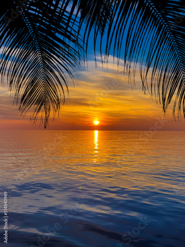 Fototapeta Naklejka Na Ścianę i Meble -  Beautiful sunset at a beach resort in the tropics